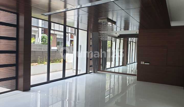Rumah Mewah Fully Furnished Platinum Graha Family Surabaya Rumah Mewah Fully Furnished Platinum Graha Family Surabaya