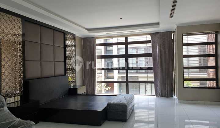 Rumah Mewah Fully Furnished Platinum Graha Family Surabaya 2