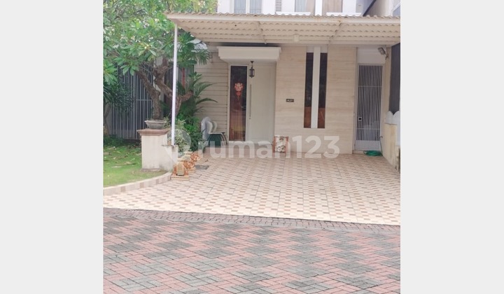 Strategic Twin Road House in Granada Pakuwon Indah, West Surabaya Strategic Twin Road House in Granada Pakuwon Indah, West Surabaya