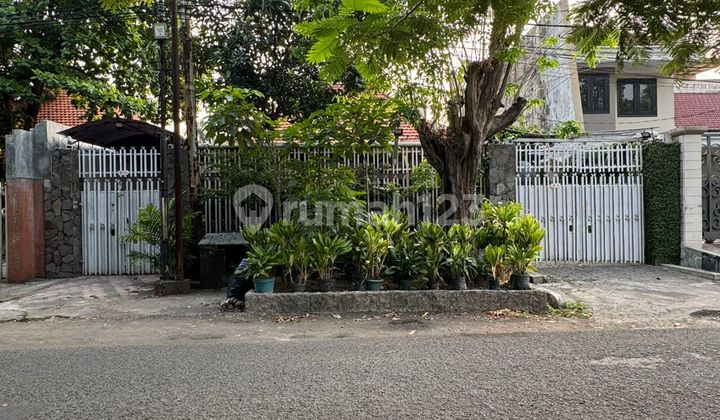 Jual Cepat Rumah Surabaya Pusat Jalan Trunojoyo, Bangunan Terawat