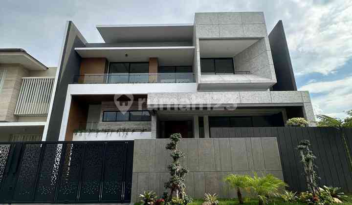 Rumah Imperial Golf di Pakuwon Indah Baru Gress 2,5 Lantai Rumah Imperial Golf di Pakuwon Indah Baru Gress 2,5 Lantai