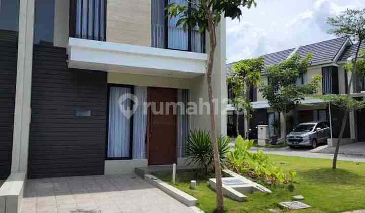 Jual Cepat Rumah Northwest Lake samping taman