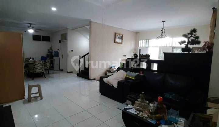 Darmo Permai South Intersection, Hook 2