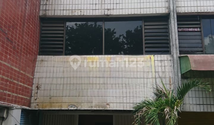 Ruko Strategis Ambengan, Surabaya - 3.5 Lantai! Ruko Strategis Ambengan, Surabaya - 3.5 Lantai!