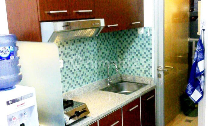 581/shmrs 2br Gunawangsa Manyar Lt 8 Furnis Termurah 2