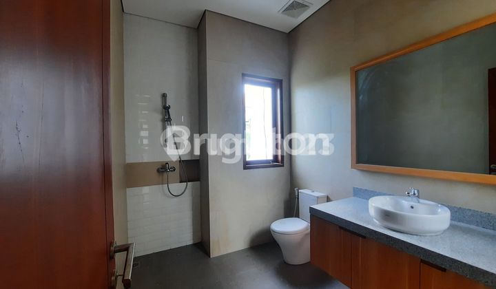 RUMAH MODERN MINIMALIS DI UBUNG 2