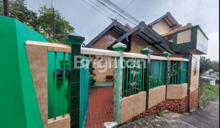 RUMAH  DI PECALUKAN PRIGEN 1