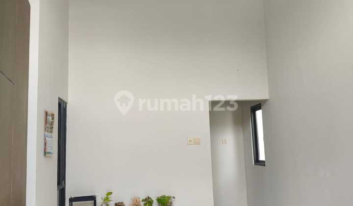 Rumah Sewa Strategis - Gunung Anyar - Dekat Poltek Gunung Anyar 2