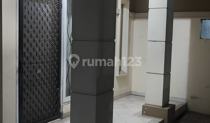 Disewakan rumah Graha tirta Waru depan taman harga murah