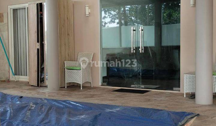 Villa Furnished plus swimming pool disewakan tahunan di Taman Dayu 1