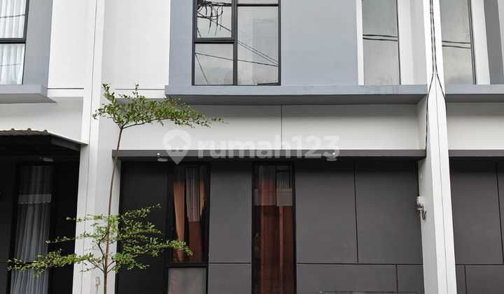 Disewakan Rumah Baru Gress! Wonorejo - Surabaya Timur Disewakan Rumah Baru Gress! Wonorejo - Surabaya Timur