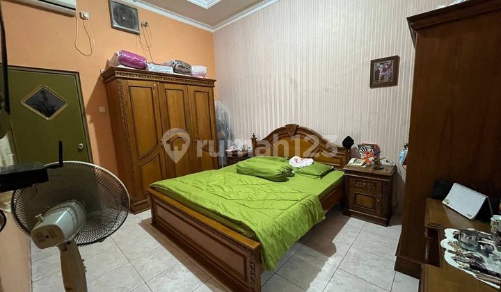 FOR SALE Classic & Homey Luxurious House - Ready to Occupy! Rungkut Area 2