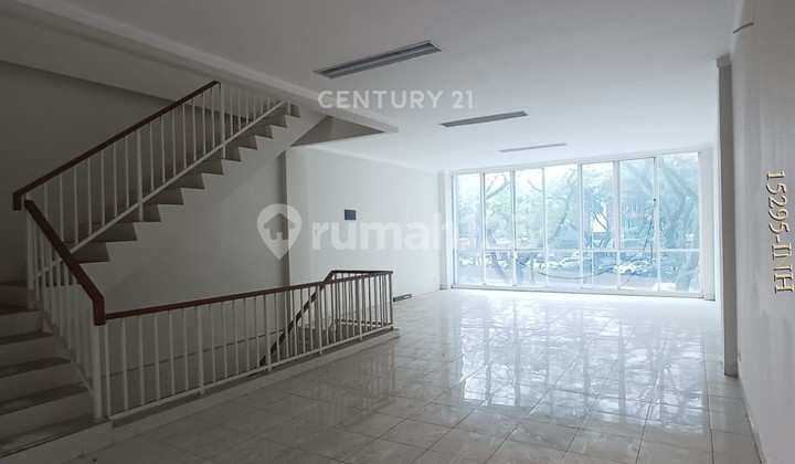 For Sale And For Rent 3-Story Shop House On Boulevard Bintaro 2