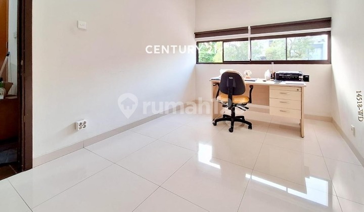 Beautiful House in Front of Park in Kebayoran Bintaro Jaya Sector 7 2