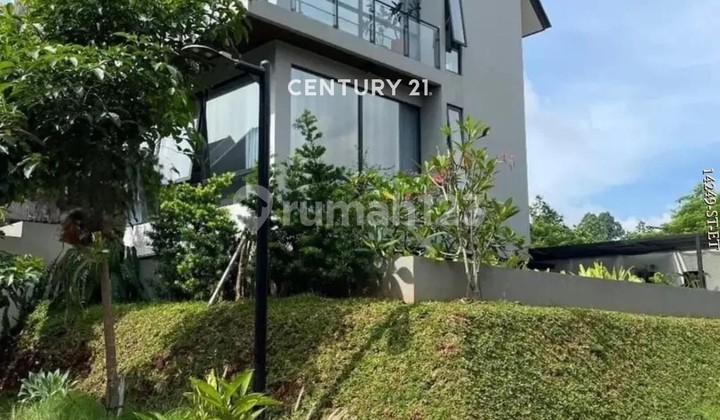For Sale Ready-to-Occupy House Inside a Cluster in Lebak Bulus Area