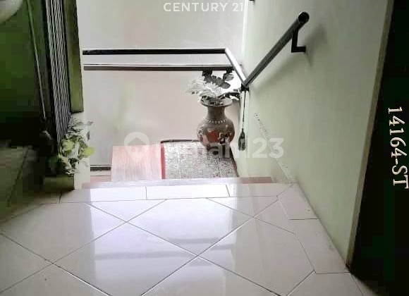 RUMAH 2 Lantai Di Jual Cepat Di Daerah Cipadu 2