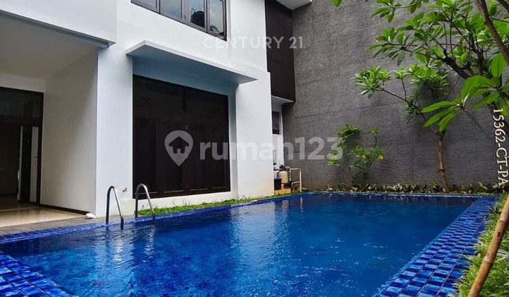 Modern House with Pool for Rent in Pondok Indah 2