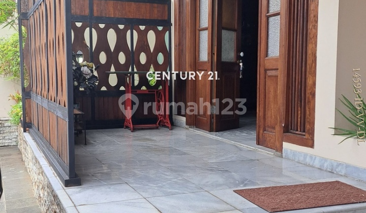 Di JUAL CEPAT  RUMAH ASRI 2 LANTAI SIAP HUNI DI BINTARO SEKTOR 1 2