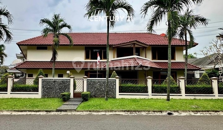 Disewakan Rumah Siap Huni Depan Taman Di Pondok Indah