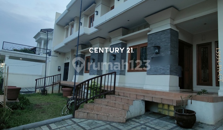 Dijual Rumah Hitung Tanah Depan Taman Di Pondok Indah