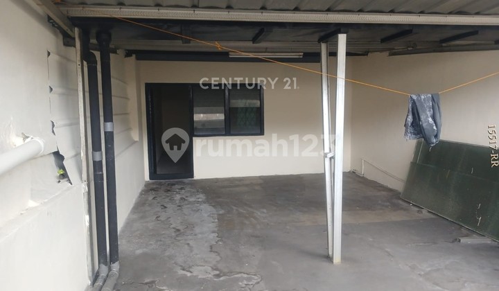 For Sale or Rent, 3-Story Shop House in a Strategic Location 2