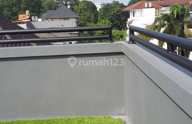 Rumah Dengan Rooftop Di Sektor 7 Bintaro 2