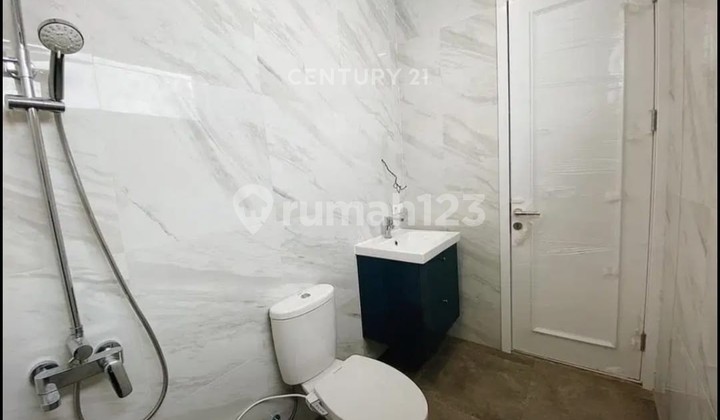 For Sale Brand New 3-Storey Minimalist House in Kesehatan Bintaro. 2