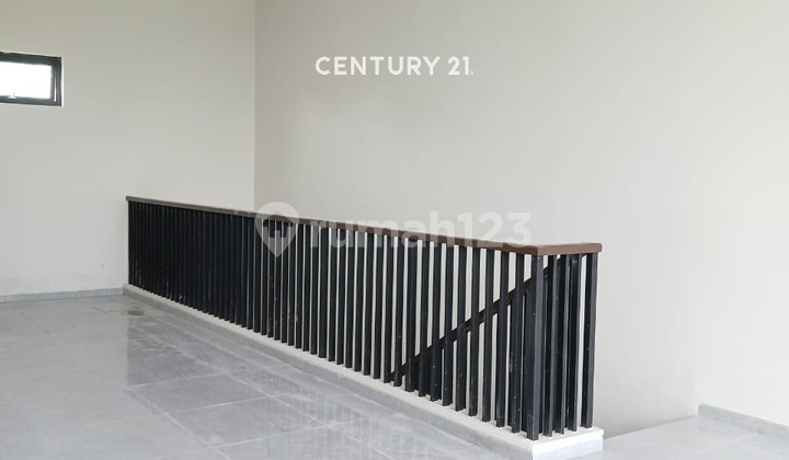 For Sale 3-Story Shophouse, Perfect for Investment in Botanica 2