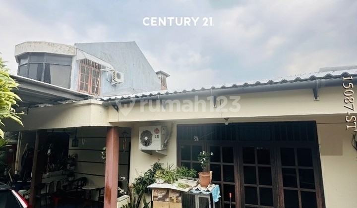For Sale House Hook Position in Ciledug Tangerang