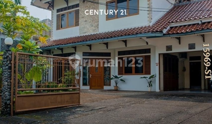 For Sale House in Strategic and Flood-Free Location at Jati Padang