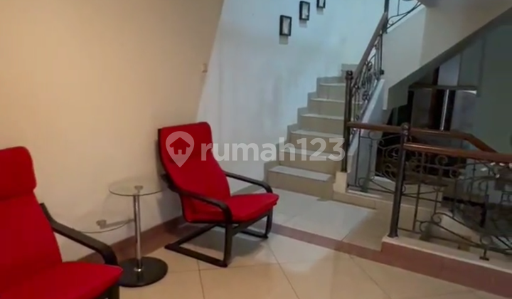 Disewakan Rumah Katamaran Luas 200m2 Termurah! Jarang Ada! 2