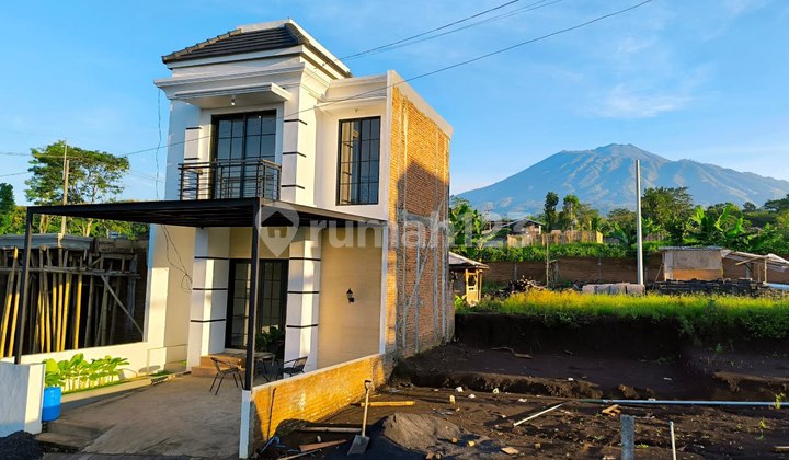 Dijual Rumah Bergaya American Clasic yg Jauh dari Hiruk Pikuk Kota  2