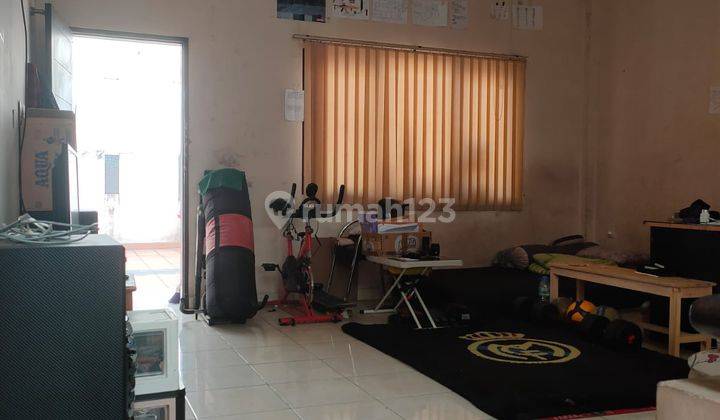 Ruko 3 lantai dalam komplek ruko di Lingkar Selatan 4