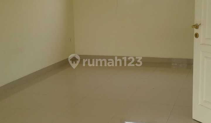 24. Legenda Wisata boulevard bersih, siap huni 16