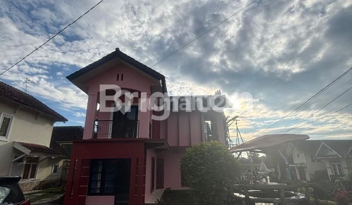 Villa House in Cipendawa Hill, Puncak, Bogor