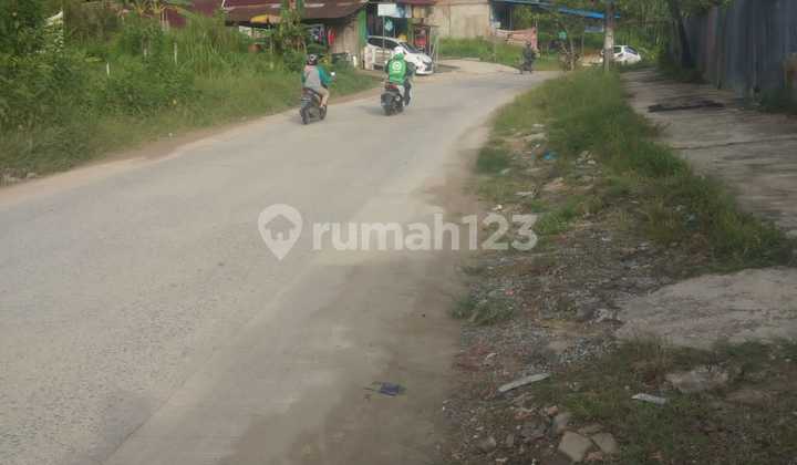 Di Jual Tanah Di Samarinda Jalan Perjuangan.Luas Tanah 18.000M2.Lebar  100 dan Panjang 180.Harga 1,Jt Per Meter. 1