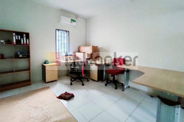 Disewakan Ruko 2 Lantai Siap Pakai di Pertokoan Mega Legenda 4