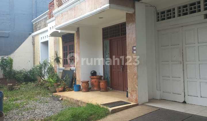 Dijual rumah murah di Jl Delman Kebayoran Lama Utara Jaksel