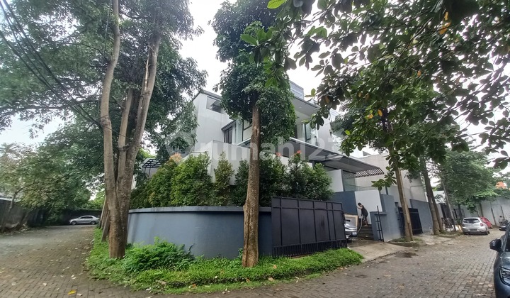 Dijual Rumah Mewah di Kemang Harga Murah Ada Kolam Renang