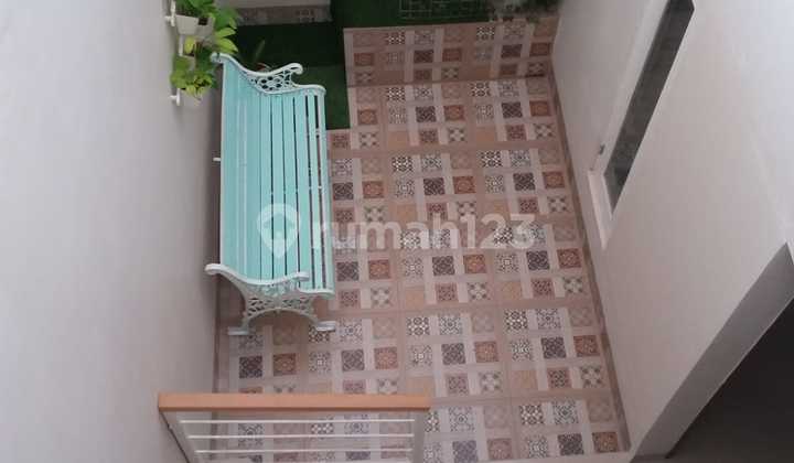 Dijual rumah 3 lantai di Perumahan daerah Pondok Aren Tangsel