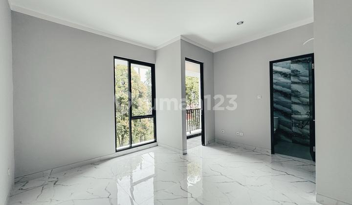 For Sale Ready-to-Occupy House Graha Bintaro South Tangerang 2