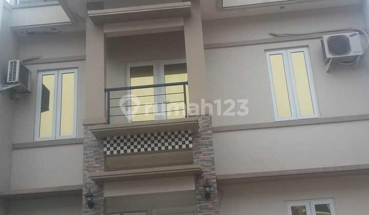 Dijual rumah 3 lantai di Perumahan daerah Pondok Aren Tangsel 2