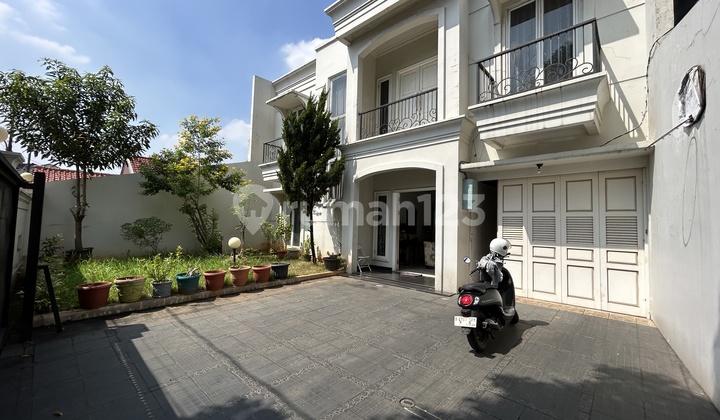 Rumah Mewah di Tebet Timur, Akses Jalan 3 Mobil, Lingkungan Nyaman Rumah Mewah di Tebet Timur, Akses Jalan 3 Mobil, Lingkungan Nyaman