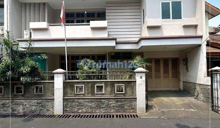 Rumah Siap Huni 2 Lantai di Tebet Barat, Akses Jln 2 Mobil, Persis Depan Taman 1