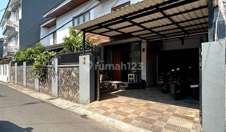 Rumah Mewah Siap Huni di Tebet, Akses Jalan 2 Mobil, One Gate System 2