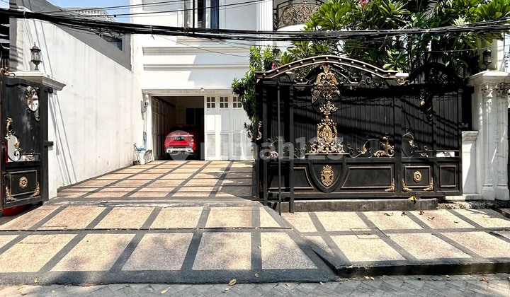 Rumah Mewah Dgn Private Pool di Tebet Barat, Akses Jln 2 Mobil Lebar 1