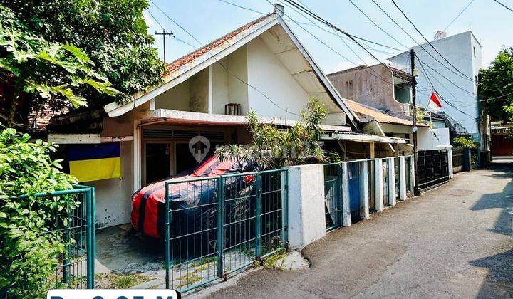 Rumah Hitung Tanah Di Tebet Barat,
luas Tanah 165 M2, Hanya Jln Kaki 5 Mnt Keecopark