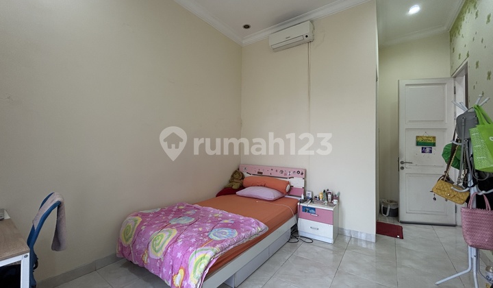 Luxury House in East Tebet, 3-Car Road Access, Comfortable Environment 12