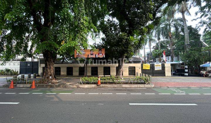 Rumah Luas Tanah 575 M2 di Tebet Raya, Area Komersial Cocok Untuk Usaha 1