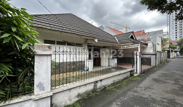 Rumah di Tebet Timur, Letak di Hook, bisa di Belah 3, Cocok Utk Investor 2